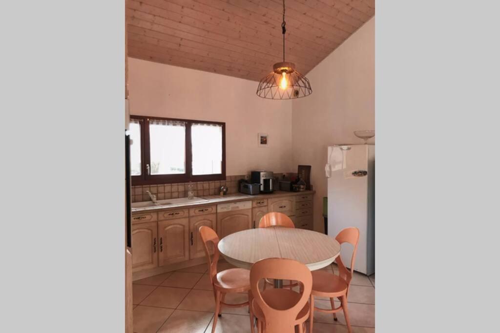 Maison Entiere Au Pied Du Plateau Du Retord 2 Chambres Sdb - Vouvray Ochiaz Luaran gambar