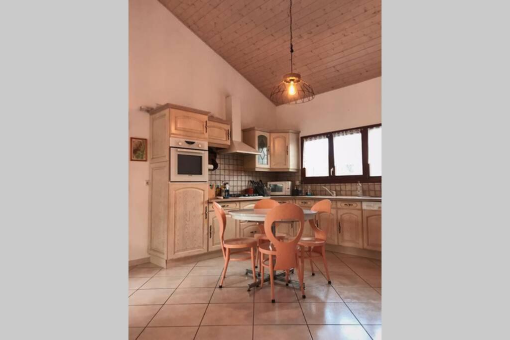 Maison Entiere Au Pied Du Plateau Du Retord 2 Chambres Sdb - Vouvray Ochiaz Luaran gambar