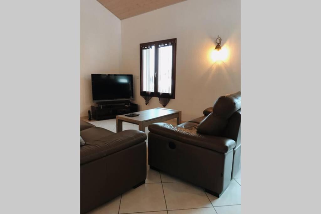 Maison Entiere Au Pied Du Plateau Du Retord 2 Chambres Sdb - Vouvray Ochiaz Luaran gambar